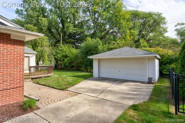 31728 Sheridan Drive, Beverly Hills, MI 48025