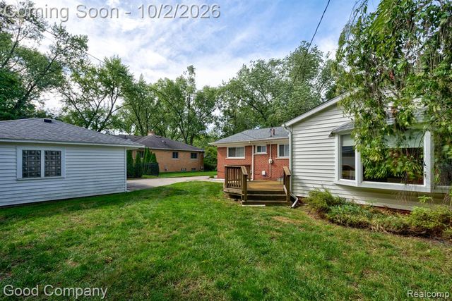 31728 Sheridan Drive, Beverly Hills, MI 48025