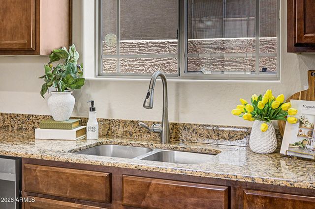 6202 E MCKELLIPS Road 190, Mesa, AZ 85215
