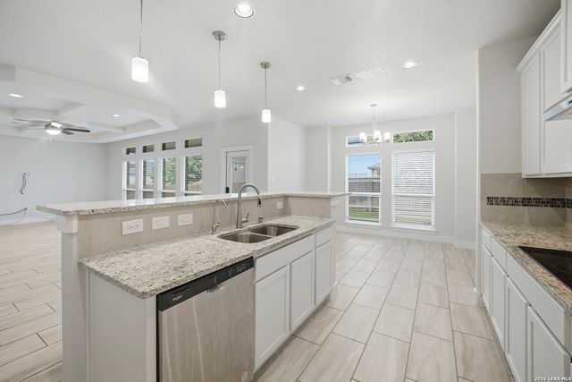 2560 Windle Ln, Seguin, TX 78155