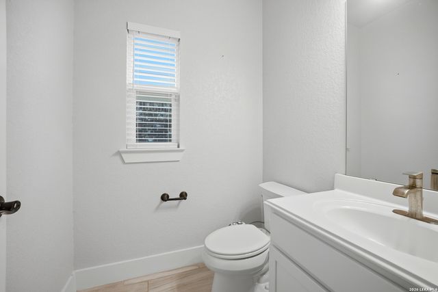 2560 Windle Ln, Seguin, TX 78155