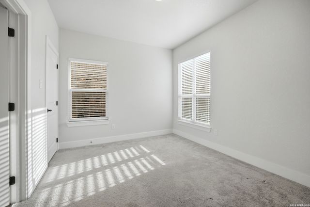 2560 Windle Ln, Seguin, TX 78155