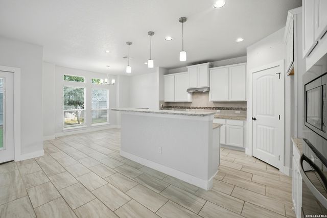 2560 Windle Ln, Seguin, TX 78155
