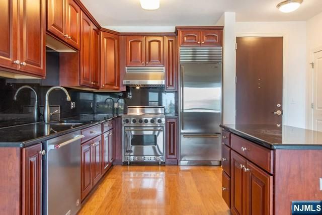 20 Ave At Port Imperial 330, West New York, NJ 07093