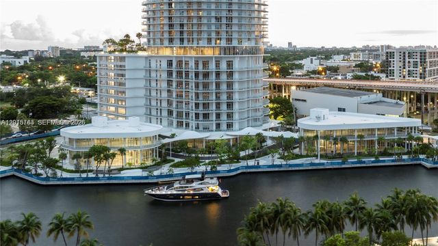 275 SW 6th St 5307, Miami, FL 33130