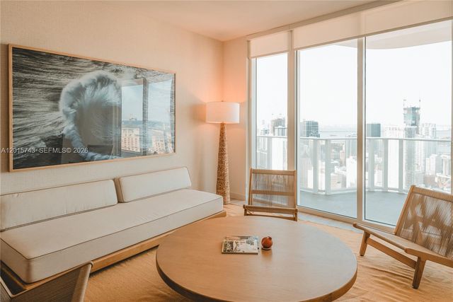 275 SW 6th St 5307, Miami, FL 33130