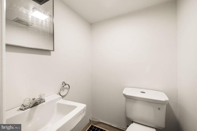 2720 S 76TH ST, Philadelphia, PA 19153