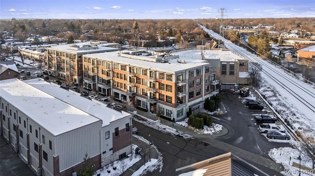 2051 Villa Road 403, Birmingham, MI 48009