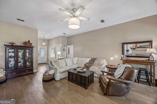 542 E Cardinal Circle, St. Marys, GA 31558