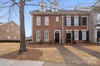 16918 Summers Walk Boulevard, Davidson, NC 28036