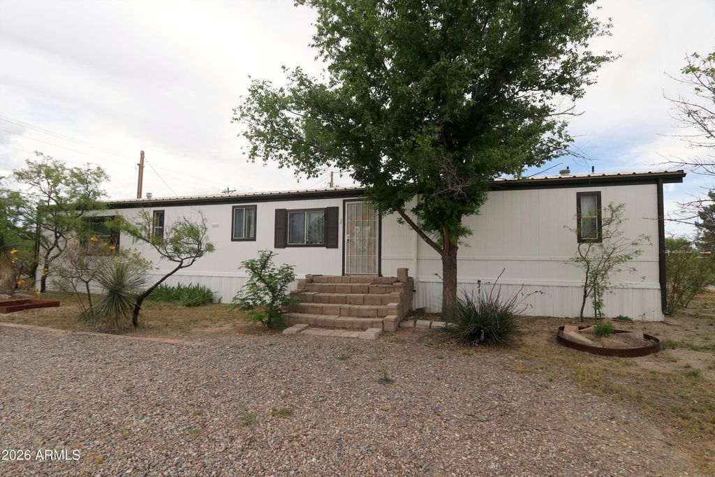 Image 1 of property listing at 921 N Arizona Avenue, Willcox, AZ 85643