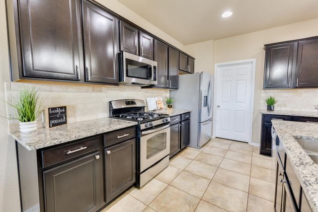 520 Bottle Brush DR, Kyle, TX 78640