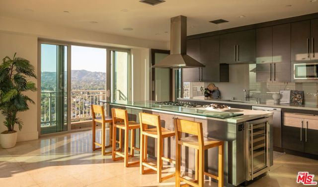 10727 Wilshire Boulevard PH2, Los Angeles, CA 90024