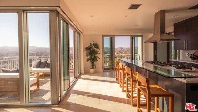 10727 Wilshire Boulevard PH2, Los Angeles, CA 90024