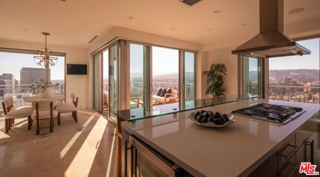 10727 Wilshire Boulevard PH2, Los Angeles, CA 90024