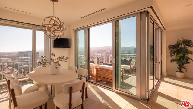 10727 Wilshire Boulevard PH2, Los Angeles, CA 90024