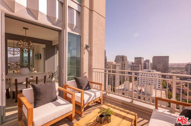 10727 Wilshire Boulevard PH2, Los Angeles, CA 90024