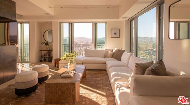 10727 Wilshire Boulevard PH2, Los Angeles, CA 90024