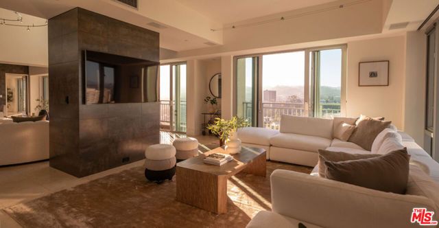 10727 Wilshire Boulevard PH2, Los Angeles, CA 90024