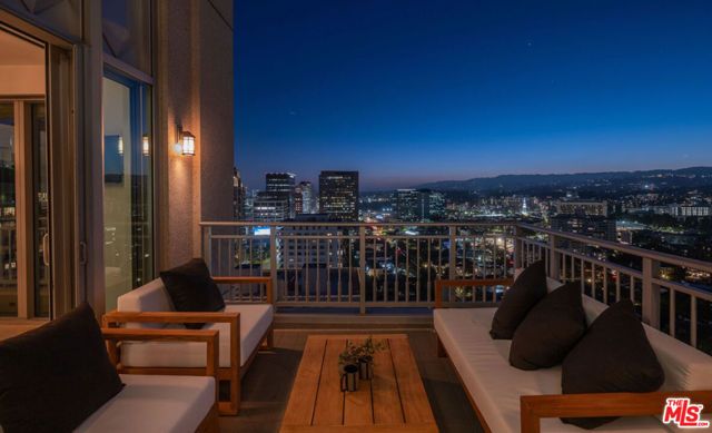 10727 Wilshire Boulevard PH2, Los Angeles, CA 90024