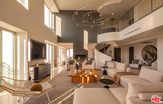 10727 Wilshire Boulevard PH2, Los Angeles, CA 90024
