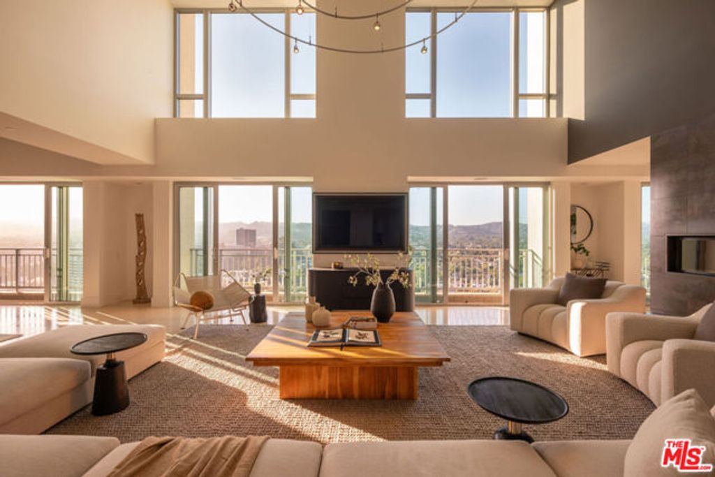 10727 Wilshire Boulevard PH2, Los Angeles, CA 90024