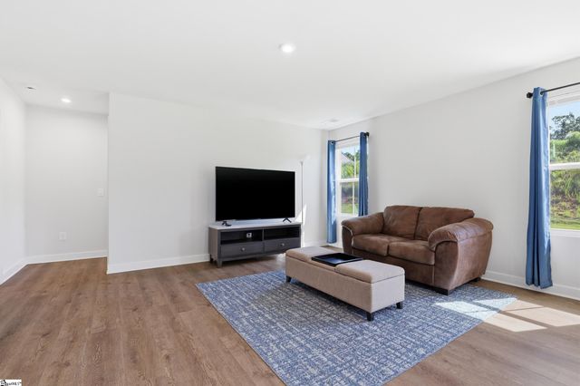 202 Southwell Street, Woodruff, SC 29388