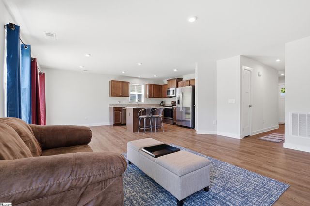 202 Southwell Street, Woodruff, SC 29388