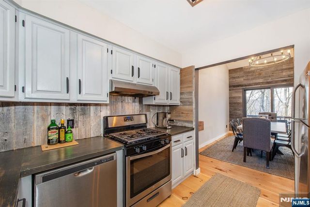 5 Wimbledon Drive 2, Vernon, NJ 07462