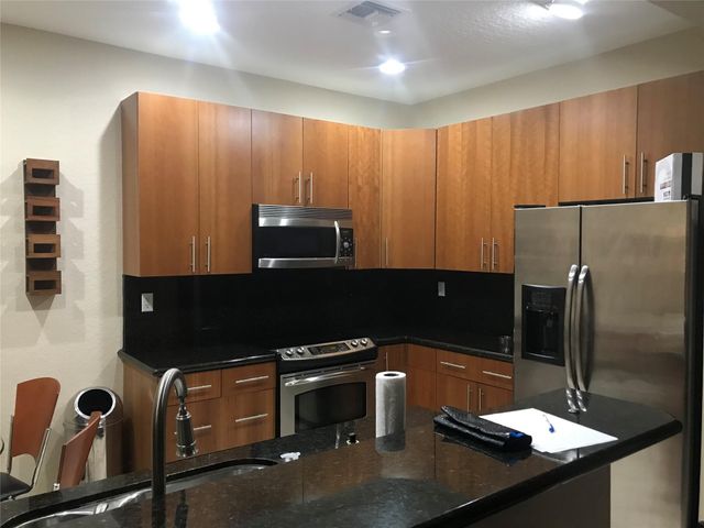 2851 W Prospect Road 106, Fort Lauderdale, FL 33309