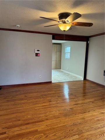 2401 Bittersweet Lane, St Joseph, MO 64503