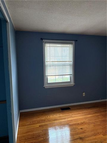 2401 Bittersweet Lane, St Joseph, MO 64503