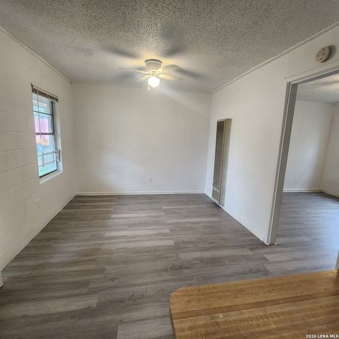610 Ruiz St Apt 2, San Antonio, TX 78207