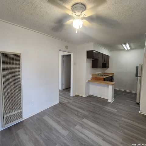 610 Ruiz St Apt 2, San Antonio, TX 78207