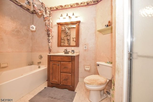 9 Braemar Dr, Rockaway Twp., NJ 07866