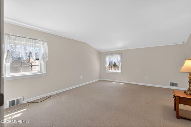 68 Davis Lane, Red Bank, NJ 07701