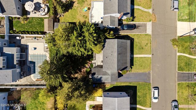 68 Davis Lane, Red Bank, NJ 07701