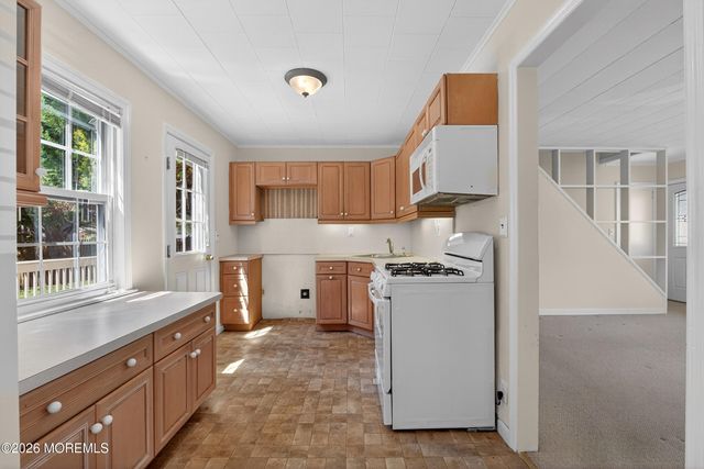 68 Davis Lane, Red Bank, NJ 07701