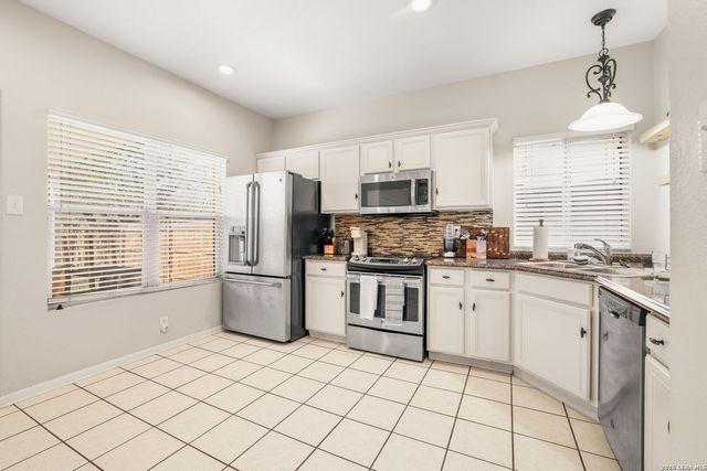 14235 Red Maple Wood, San Antonio, TX 78249