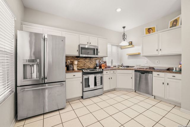 14235 Red Maple Wood, San Antonio, TX 78249