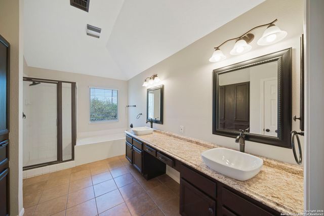 14235 Red Maple Wood, San Antonio, TX 78249