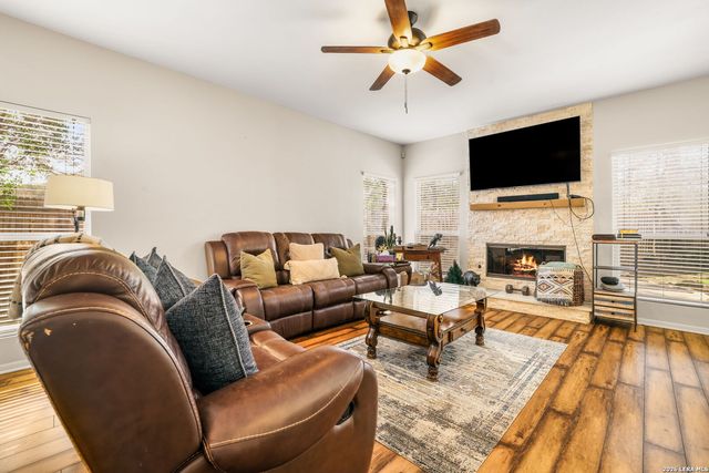 14235 Red Maple Wood, San Antonio, TX 78249