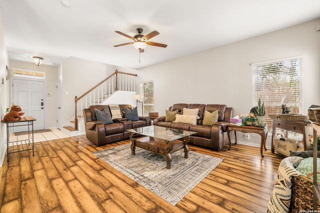 14235 Red Maple Wood, San Antonio, TX 78249