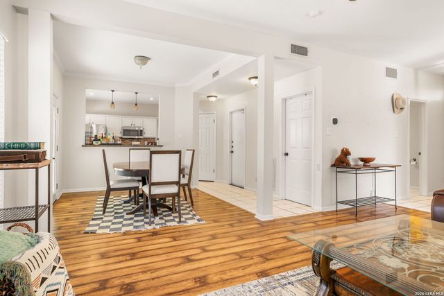 14235 Red Maple Wood, San Antonio, TX 78249