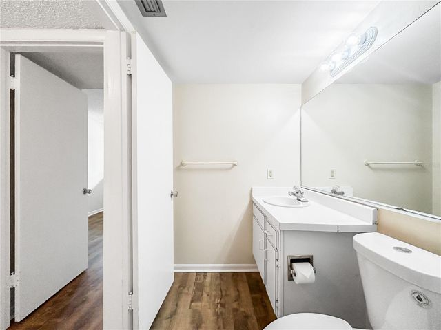 6336 NEWTOWN CIRCLE 36B2, Town N Country, FL 33615