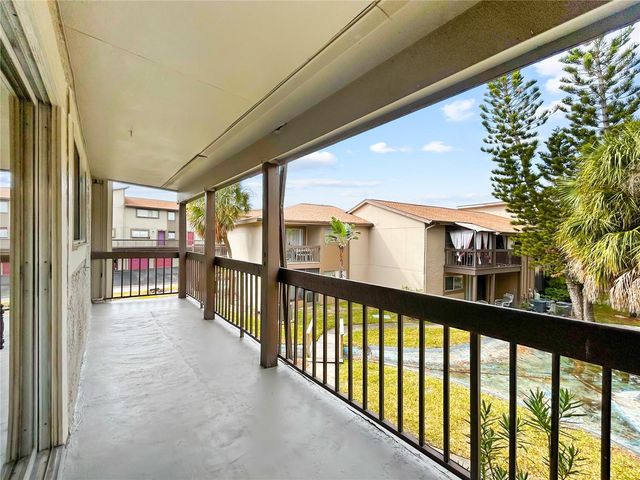 6336 NEWTOWN CIRCLE 36B2, Town N Country, FL 33615