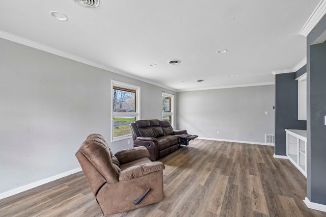 304 Marbeth Ln, Tullahoma, TN 37388