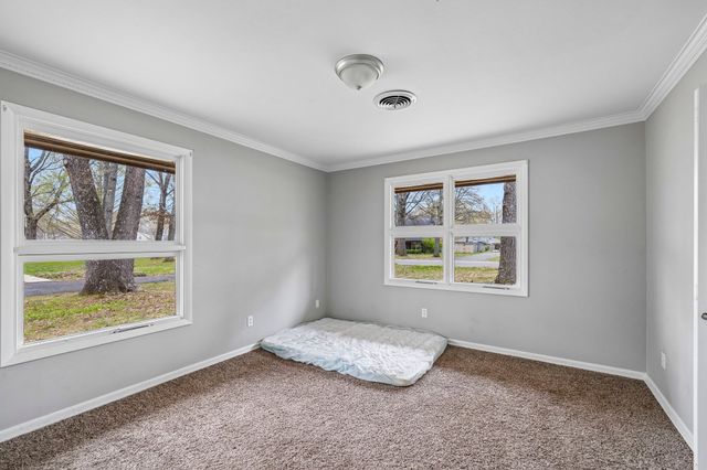 304 Marbeth Ln, Tullahoma, TN 37388
