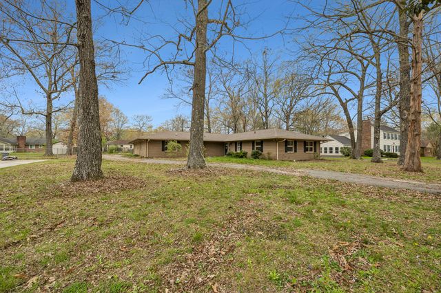 304 Marbeth Ln, Tullahoma, TN 37388