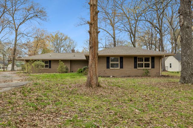 304 Marbeth Ln, Tullahoma, TN 37388